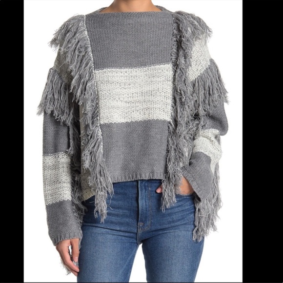 Moon River Colorblock Gray and White Fringe Sweater Size Small - Picture 2 of 14